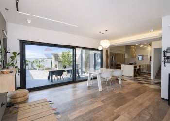 Sala da pranzo - Villa Vico primo/Via Savoca
 
36, Santa Teresa di Riva - foto 5