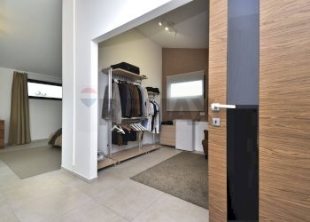 Cabina armadio - Villa Vico primo/Via Savoca
 
36, Santa Teresa di Riva - foto 20