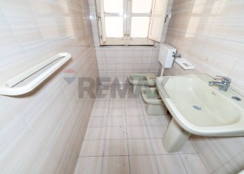 Bagno - Trilocale Via Dei Sanguinelli
 
45/47, Catania - foto 17