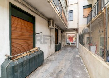 Terrazza - Trilocale Via Dei Sanguinelli
 
45/47, Catania - foto 25