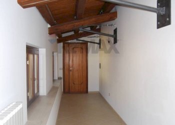 Hall / corridoio - Casa indipendente Barete - foto 22