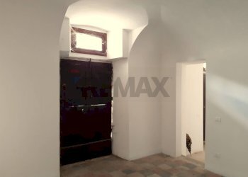 Hall / corridoio - Casa indipendente Barete - foto 60