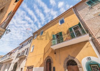 Edificio all\'aperto - Quadrilocale via di cellere
 
41, Ischia di Castro - foto 2