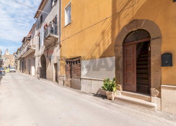 Edificio all\'aperto - Quadrilocale via di cellere
 
41, Ischia di Castro - foto 4
