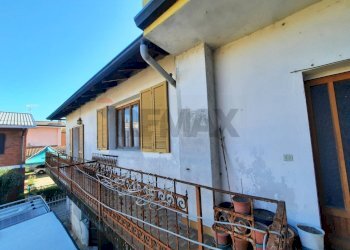 Terrazza - Casa semi indipendente Via XX Settembre
 
99, Fara Novarese - foto 1