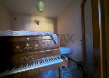 Camera / camera da letto - Casa semi indipendente Via XX Settembre
 
99, Fara Novarese - foto 2