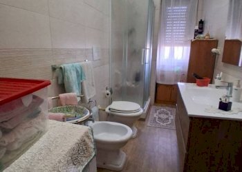 Bagno - Appartamento via Orsini, 39, Taranto - foto 9