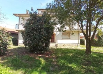 Giardino - Villa vicolo Piovale, 25, Borgomanero - foto 6