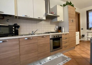 Cucina - Appartamento vicolo dei Romani, Casorate Sempione - foto 11
