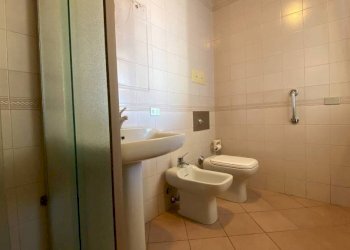 Bagno - Three-room apartment via Ombrone, Olgiate Olona - photo 20