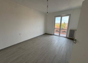 Camera da letto - Three-room apartment via Guglielmo Oberdan, 76, Ferno - photo 18