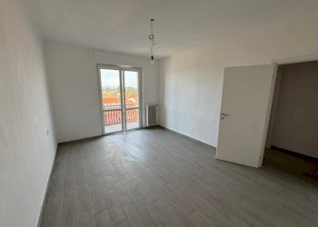 Camera da letto - Three-room apartment via Guglielmo Oberdan, 76, Ferno - photo 19