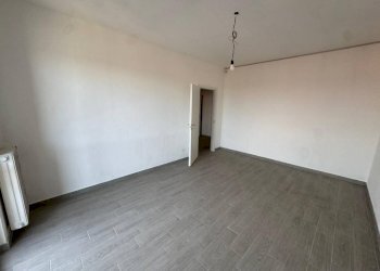 Camera da letto - Three-room apartment via Guglielmo Oberdan, 76, Ferno - photo 20