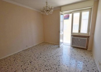 Camera da letto - Appartamento via Giacomo Viale, 8, Mondovì - foto 8