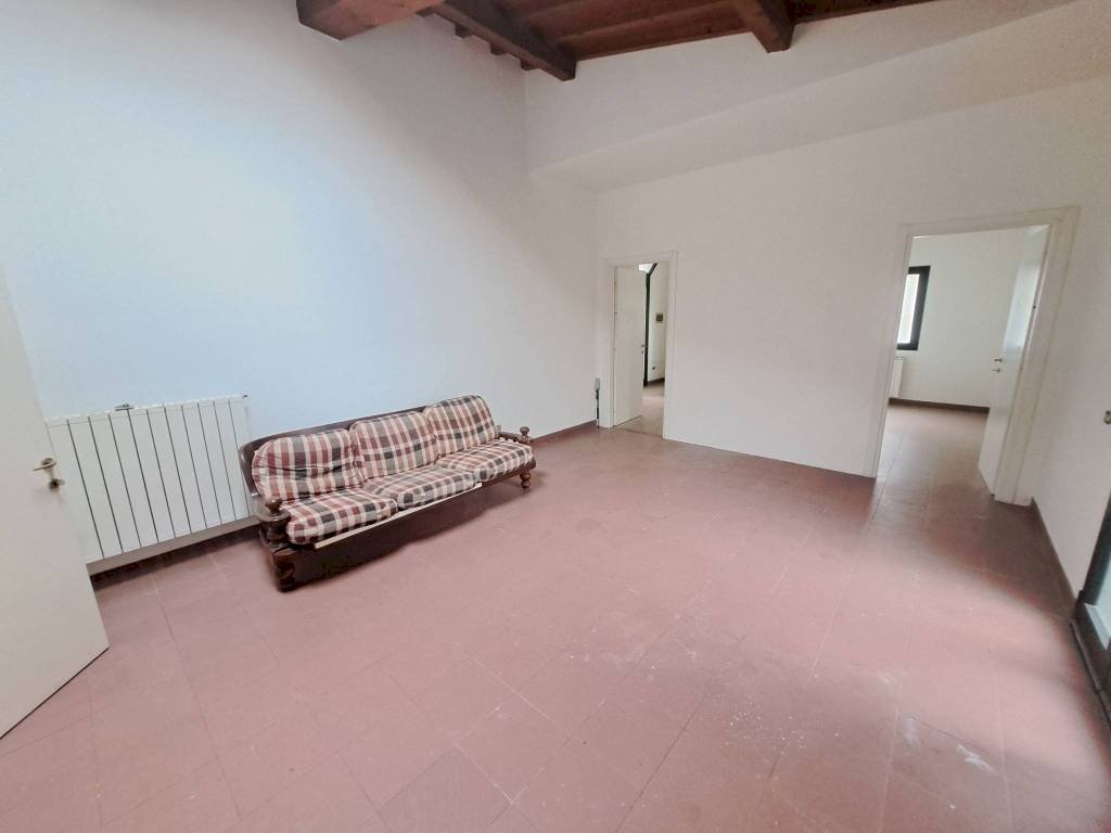 Cucina - Appartamento via Ugo Foscolo, Campi Bisenzio - foto 3