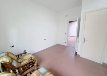 Camera da letto - Three-room apartment via Ugo Foscolo, Campi Bisenzio - photo 14