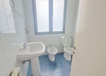 Bagno - Three-room apartment via Ugo Foscolo, Campi Bisenzio - photo 16