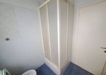 Bagno - Three-room apartment via Ugo Foscolo, Campi Bisenzio - photo 17