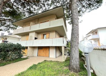 Facciata - Villa a Schiera viale Benvenuto Cellini, Ravenna - foto 2