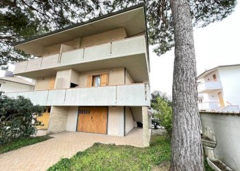 Facciata - Villa a Schiera viale Benvenuto Cellini, Ravenna - foto 3