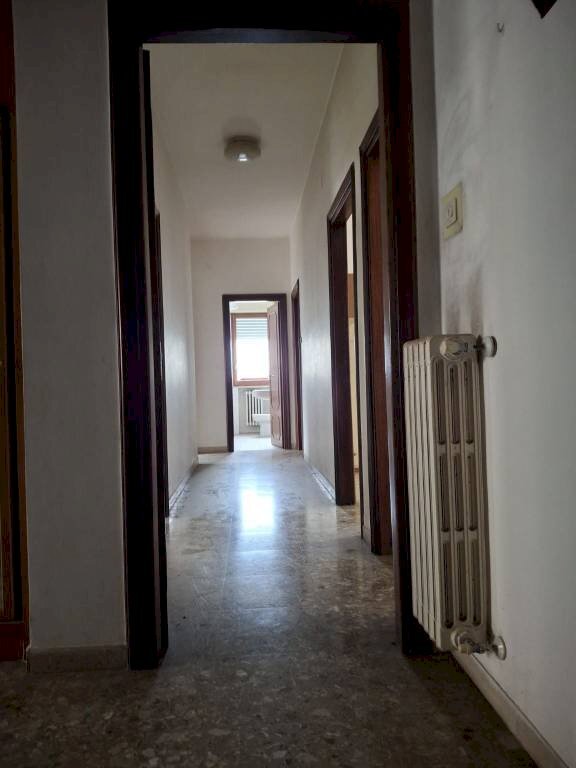 Corridoio - Appartamento via Luigi Vanvitelli, Benevento - foto 3