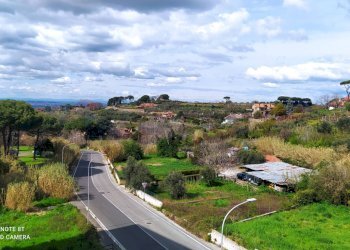 Edificio all\'aperto - Trilocale Via Franco Armati
 
5, Marino - foto 1