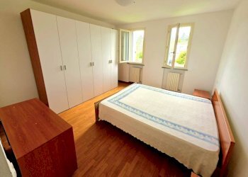 Camera da letto - Three-room apartment via Campi, SN, Sala Baganza - photo 6