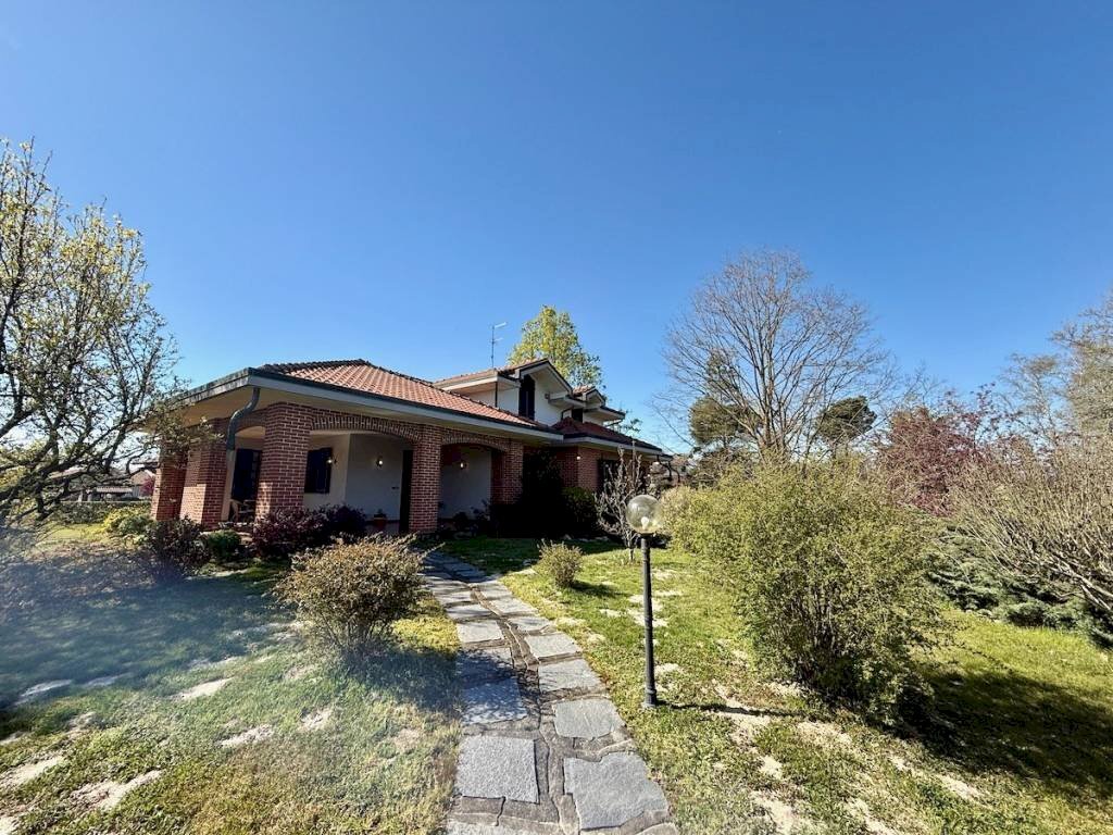 Facciata - Villa via per Cossato, 23, Castelletto Cervo - foto 1