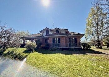 Facciata - Villa via per Cossato, 23, Castelletto Cervo - foto 2