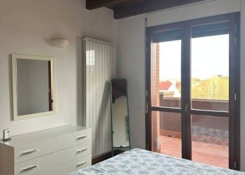 Camera da letto - Attico via Enrico Mattei, 13/1, Bologna (zona San Vitale) - foto 19