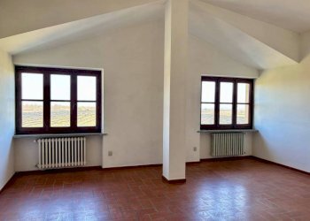 Soggiorno - Appartamento via Dino Buffa, 5, Campiglione Fenile - foto 1