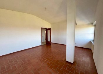 Soggiorno - Appartamento via Dino Buffa, 5, Campiglione Fenile - foto 3