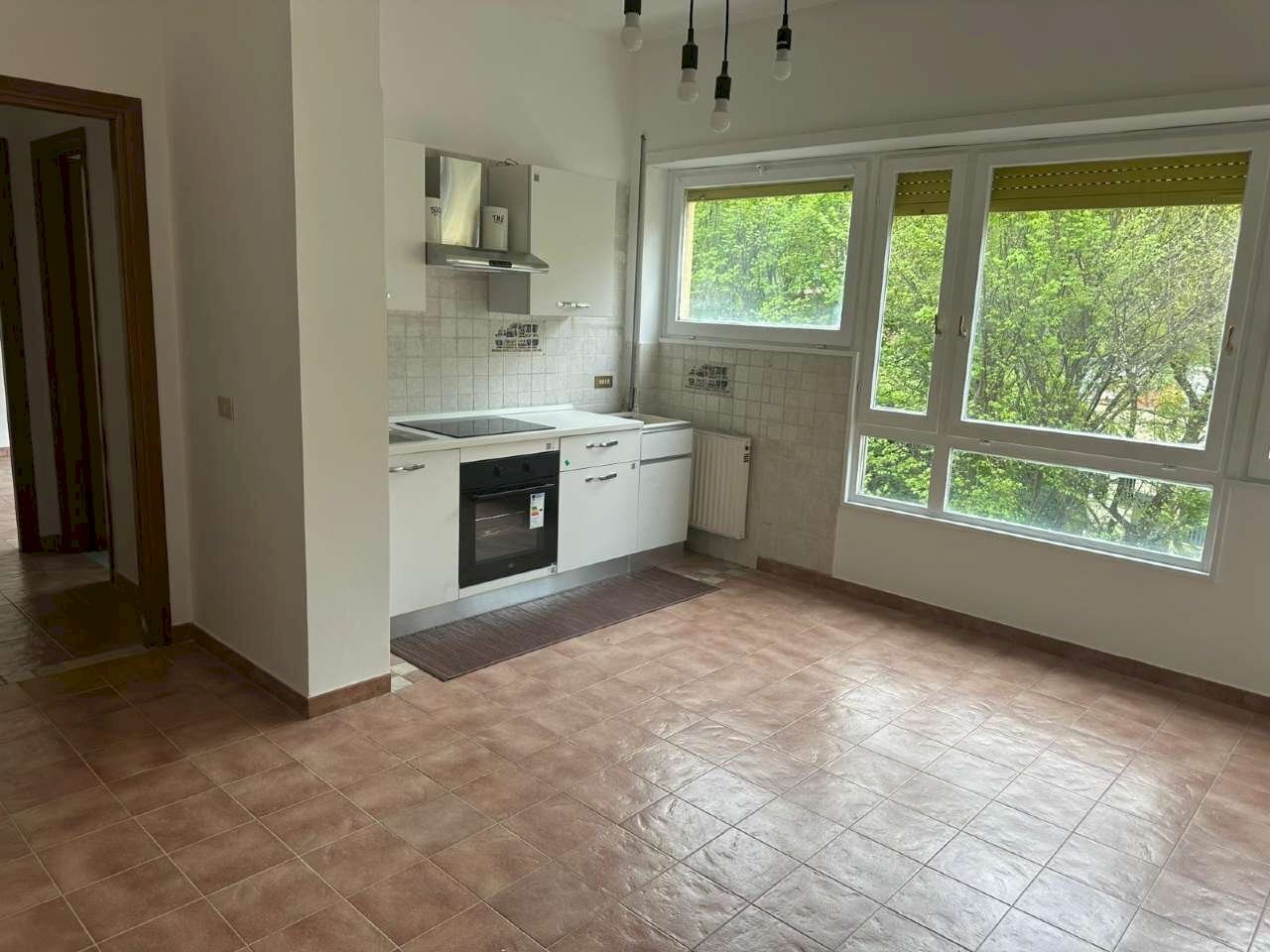 Soggiorno 1. - Bilocale via Beata Vergine del Carmelo, Roma (zona Mostacciano) - foto 1