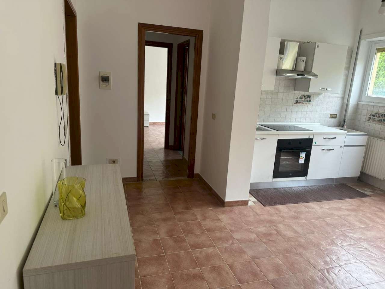 Soggiorno 2. - Bilocale via Beata Vergine del Carmelo, Roma (zona Mostacciano) - foto 2