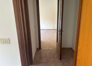 Disimpegno 1. - Two-room apartment via Beata Vergine del Carmelo, Roma (neighborhood Mostacciano) - photo 5