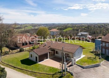 Vista - Villa via Luigi Einaudi, 10, Valfenera - foto 1
