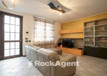 Salone - Appartamento via Sandro Pertini, 22, Treviolo - foto 3