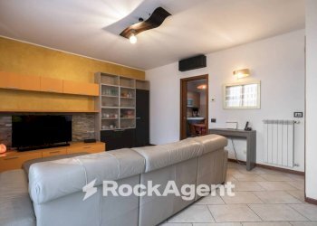 Salone - Appartamento via Sandro Pertini, 22, Treviolo - foto 4