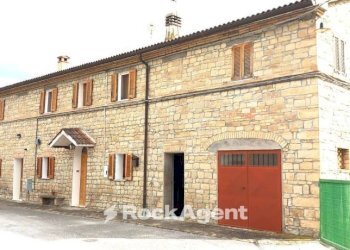 Facciata - Rustico via Santa Maria, 8, Cupramontana - foto 1