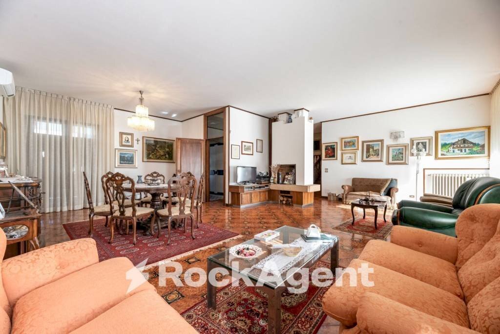 Salone - Villa via Torino, 20, Selvazzano Dentro - foto 3