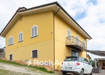 Facciata - Villa via della Tinaia, 12, Montecarlo - foto 1