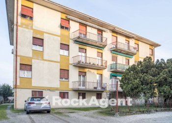 Facciata - Three-room apartment via G. Bellone, 23, Mede - photo 24