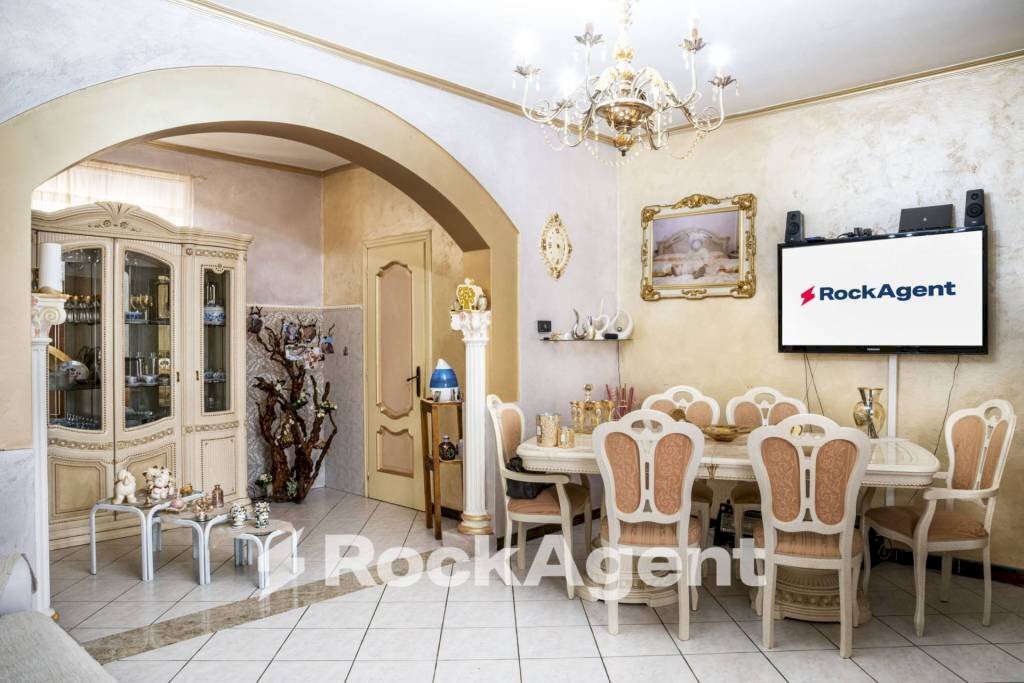 Salone - Casa indipendente via Molino D'Agogna, 6, Galliavola - foto 1