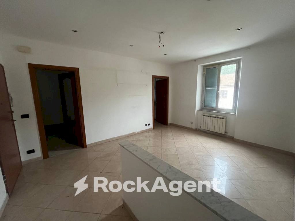 Cucina - Appartamento via alla Vittoria, 2, Busalla - foto 3