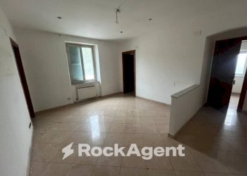 Cucina - Appartamento via alla Vittoria, 2, Busalla - foto 2