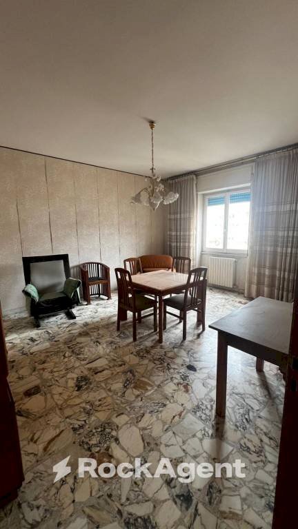 Salone - Appartamento via Matteo Luigi Guerrieri, 6, Foggia - foto 3