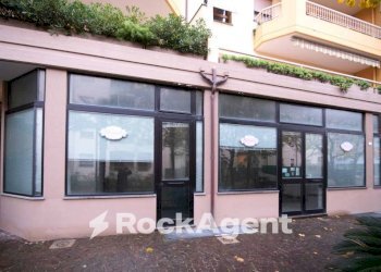 Facciata - Shop corso Vittorio Gui, 11, Fano - photo 1