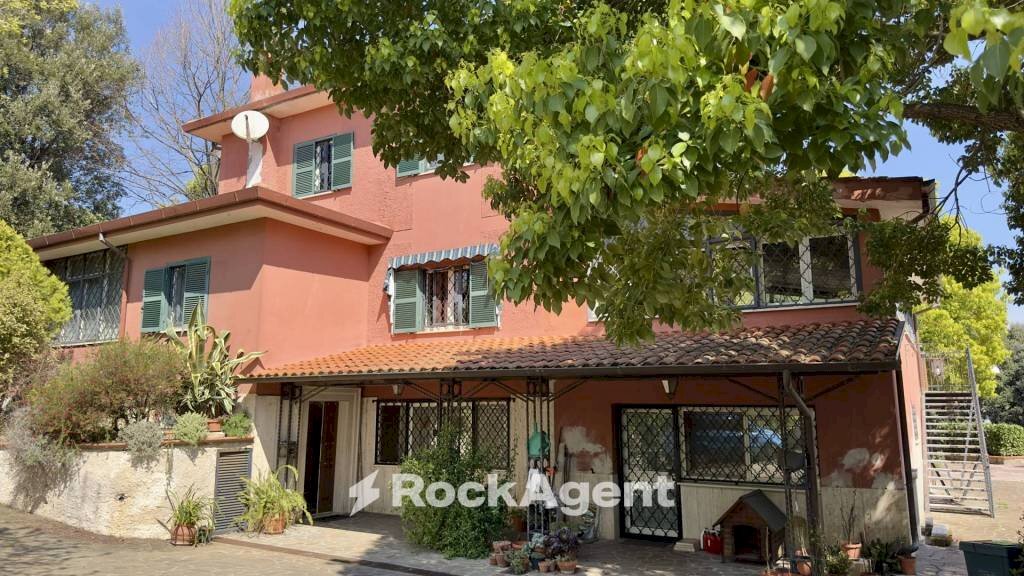 Facciata - Villa via Colle Scarano, 79, Velletri - foto 1