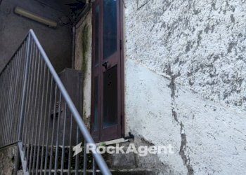 Interno palazzo - Two-room apartment via dei Granari, Vallerano - photo 4