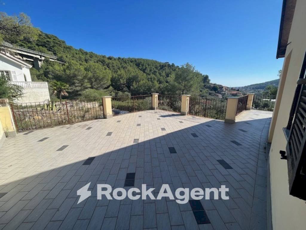Cortile interno - Villa Località Marino, Andora - foto 2